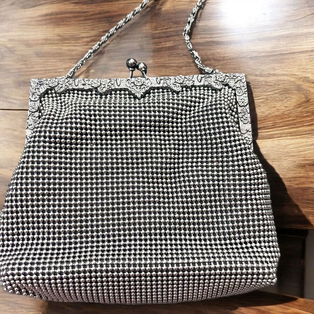 Talbots Metal Mesh Evening Bag Purse Clutch Silver Chain Clasp Closure Art Deco